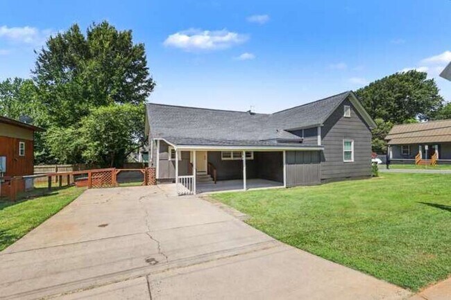 Foto del edificio - 2816 Yadkin Ave