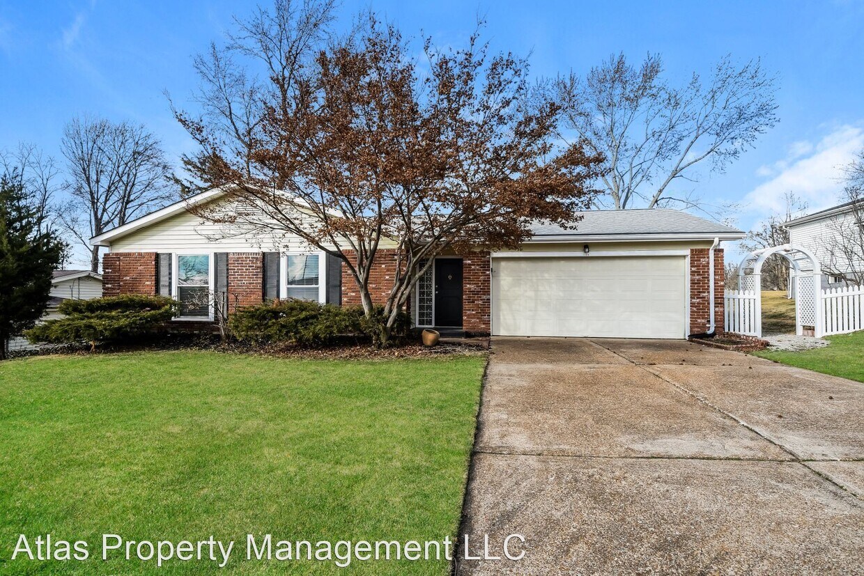 11019 Crimson Dr, St. Louis, MO 63146 House Rental in St. Louis, MO