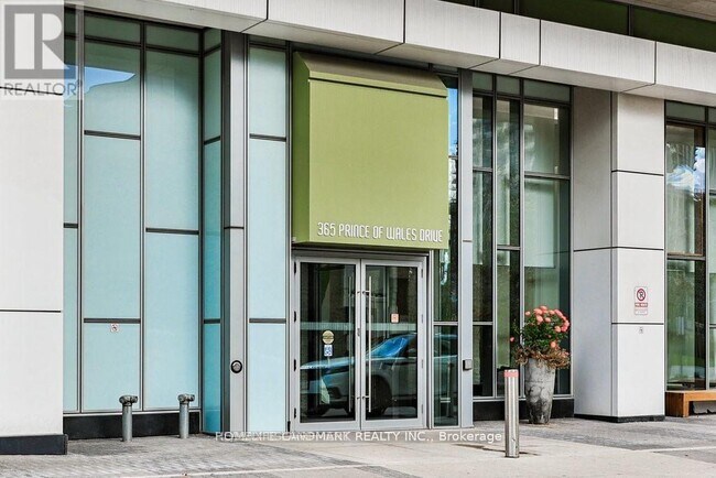 Photo du bâtiment - 365 Prince of Wales Dr