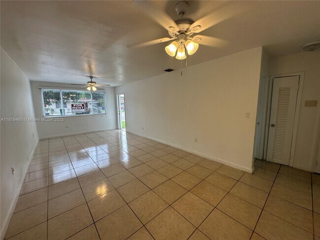 Foto del edificio - 3296 NW 13th Terrace