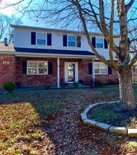 Building Photo - 2212 E Queens Way