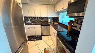 Building Photo - 3505 S Ocean Dr