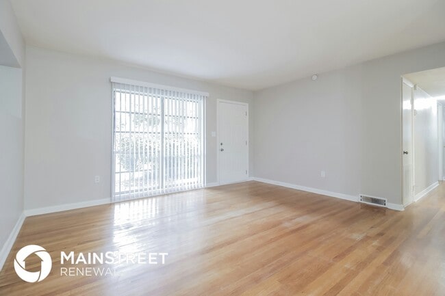 Foto del edificio - 4304 Kildaire Ave