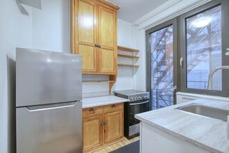 Building Photo - 2050 Av. Claremont