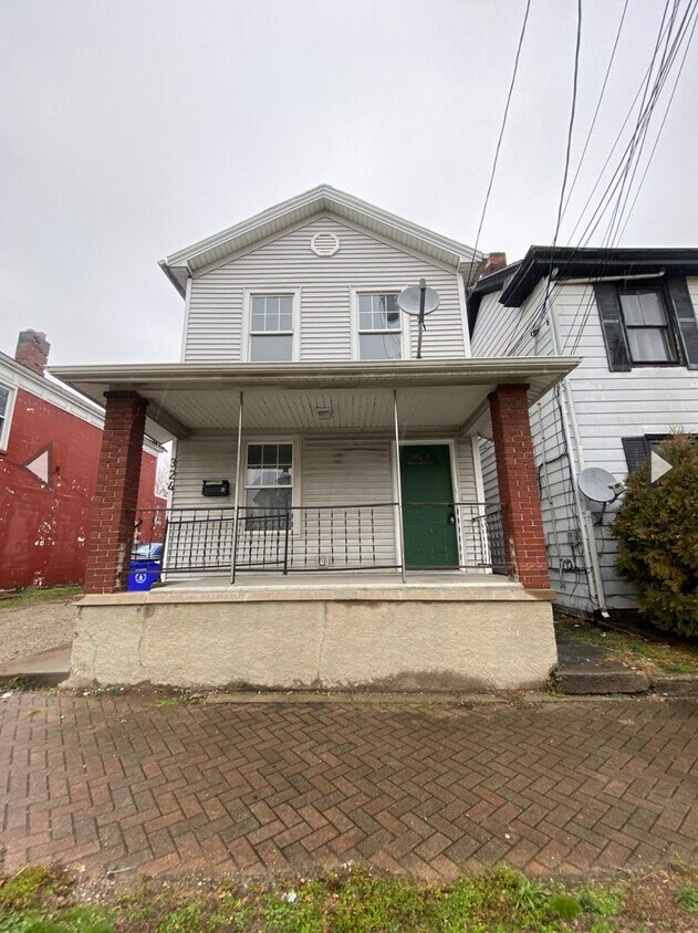 Foto principal - 324 Village St