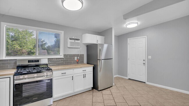 Foto del edificio - New Renovation! 3 Bed 1 Bath Rental Home i...