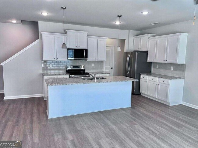 Building Photo - 2618 Swan Lake Dr SW