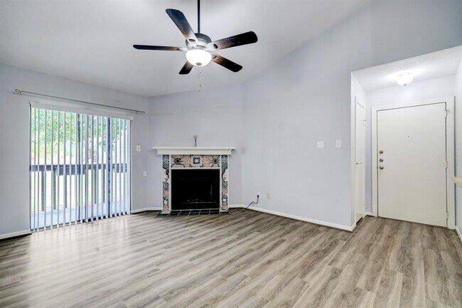 Foto del edificio - 12755 Mill Ridge Dr