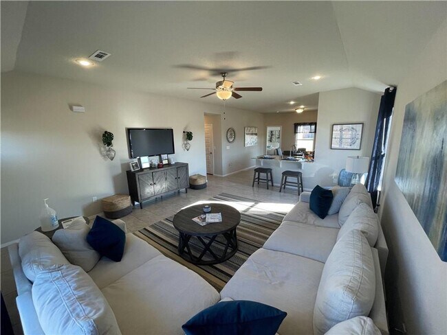 Building Photo - Nice 3 bedroom 2 bath home