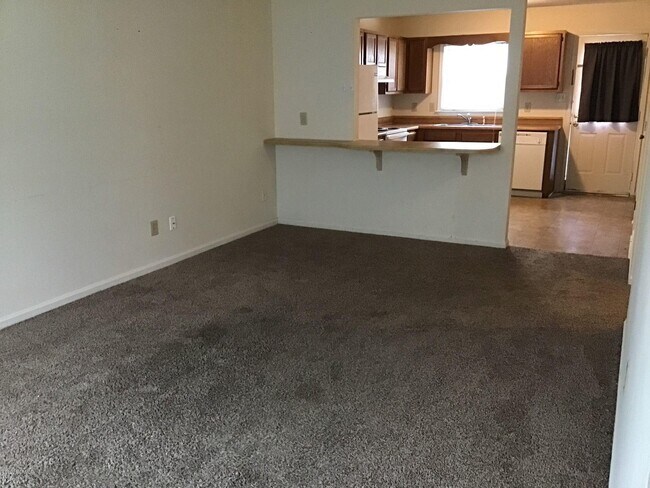 Building Photo - 214 Appaloosa Dr