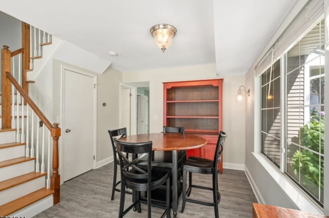 Building Photo - 11 Bentley Ct