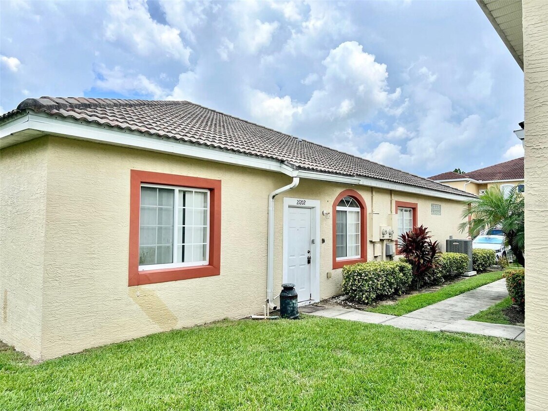 21202 Indian Creek Dr, Poinciana, FL 34759 Condo for Rent in