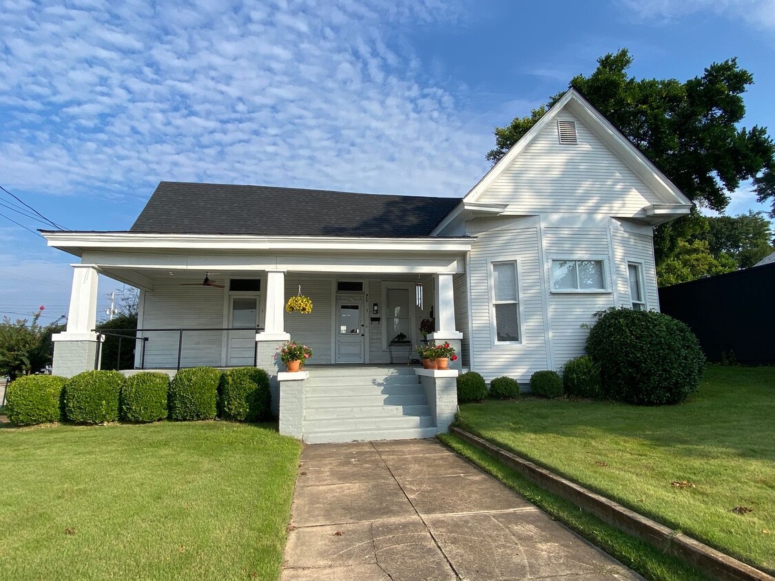 Foto principal - 914 1st Ave