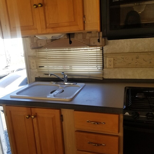 Foto del edificio - 218 W Carson St