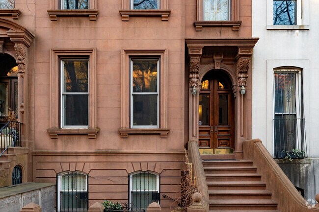 Building Photo - 378 Clinton St