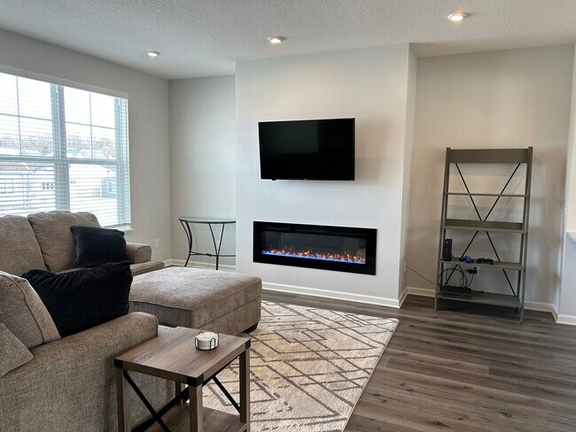 Building Photo - 6952 Huckleberry Dr