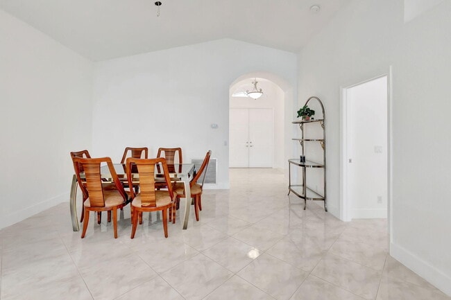 Foto del edificio - 11752 Dove Hollow Ave