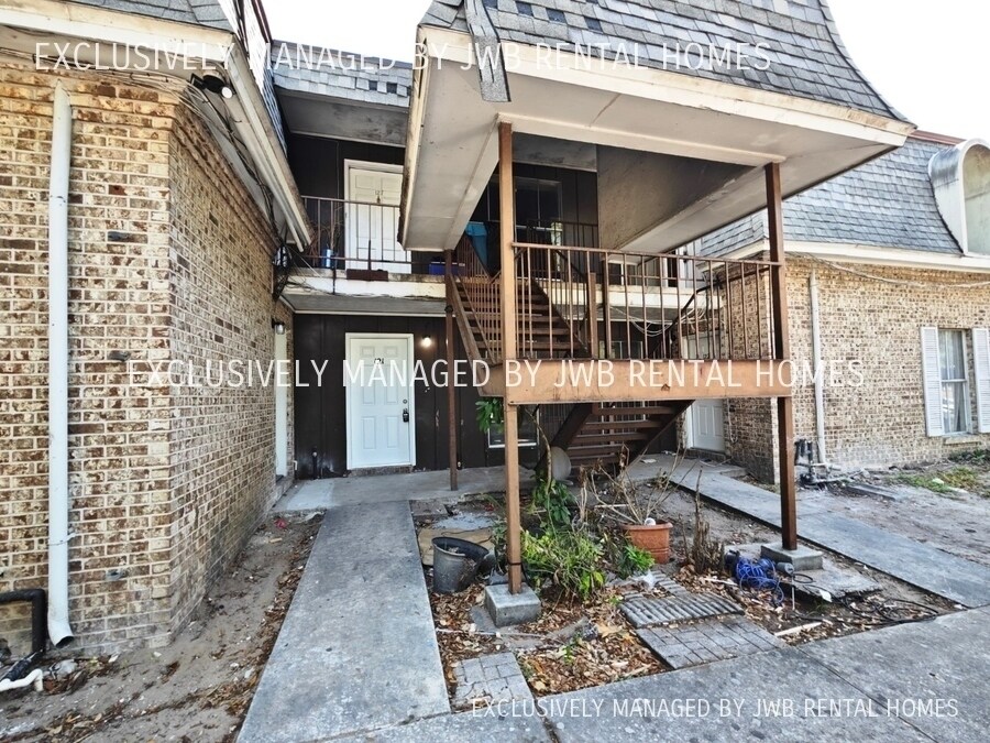 Primary Photo - 909 Bert Rd