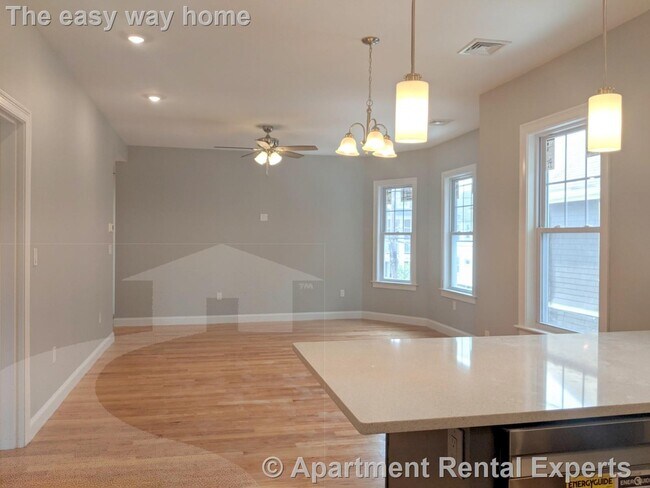 Foto del edificio - Medford/Tufts 3 Bedrooms, 2 baths - Parkin...