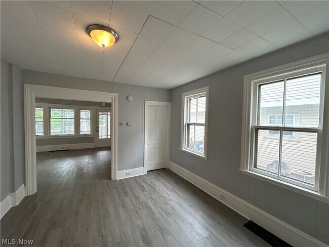 Building Photo - 3136 W 16th St