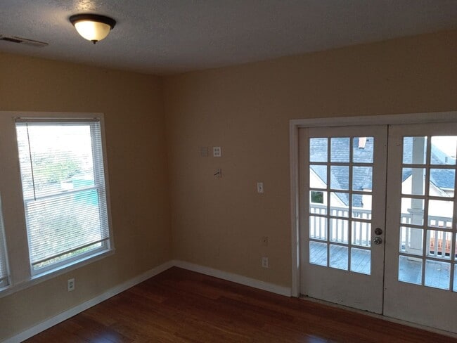 Building Photo - 957 SE Stephens St