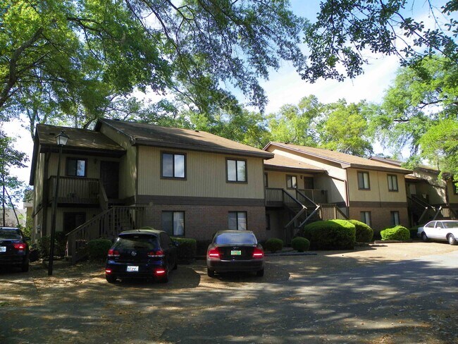 Building Photo - 216 Dixie Dr