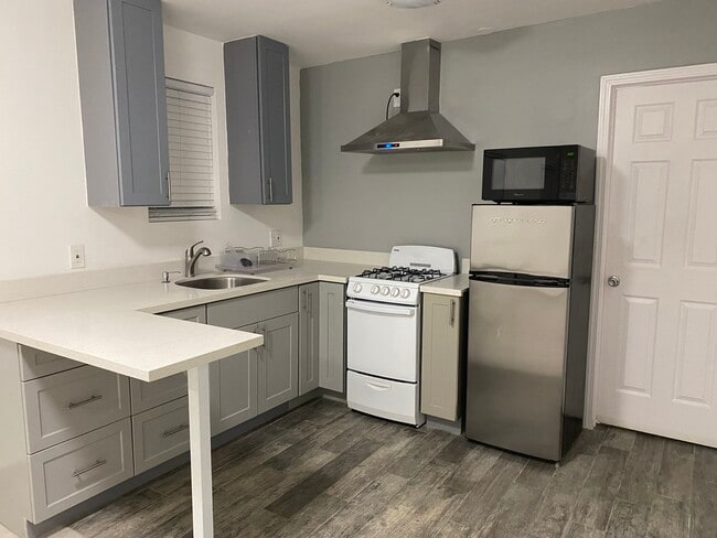 Foto del edificio - 12351 Oxnard St