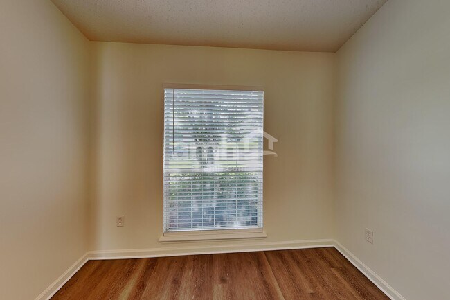 Foto del edificio - 11609 Deep Springs Dr N