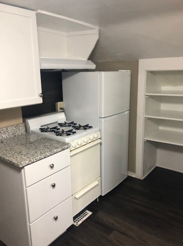 Foto principal - 283 W Harrison Ave