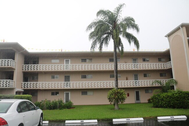 Foto del edificio - 2581 Garden Dr N