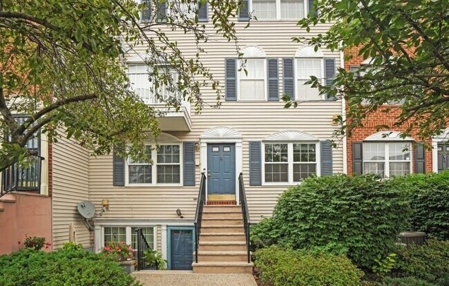 Foto del edificio - 92 Callahan Ct