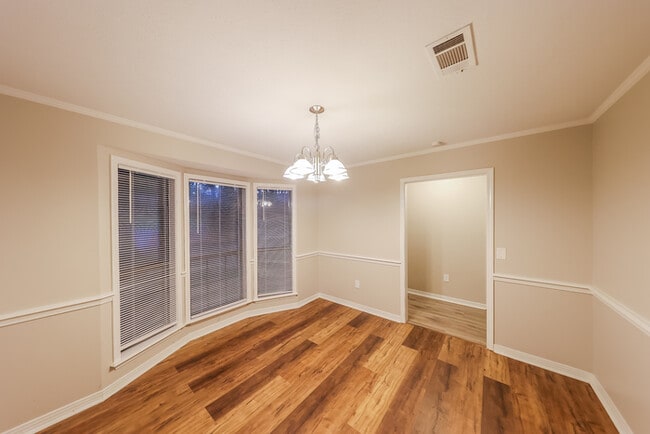 Foto del edificio - Beautiful 3 Bedroom Home with Attached Garage