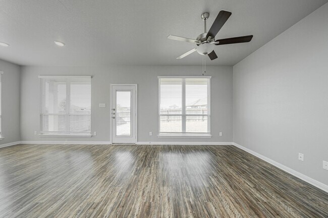 Building Photo - 8227 Bluefield Dr