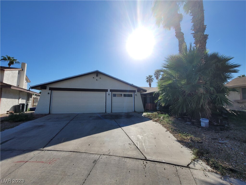 1673 Caliente Ct, Las Vegas, NV 89119 House Rental in Las Vegas, NV