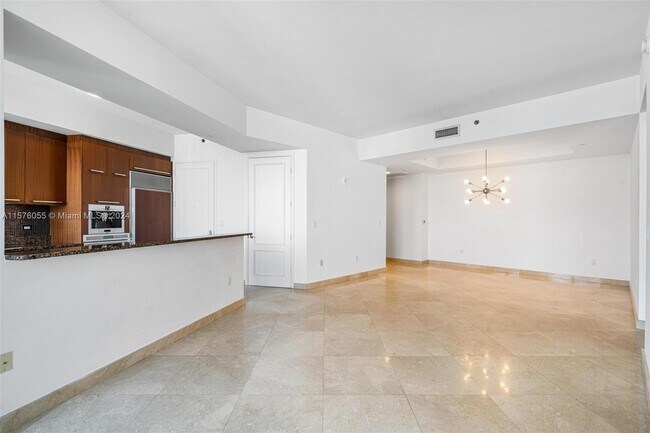 Foto del edificio - 16001 Collins Ave