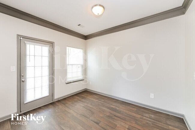 Building Photo - 864 Ivydale Ln SW