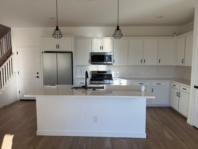 Building Photo - 18085 W Lupine Ave