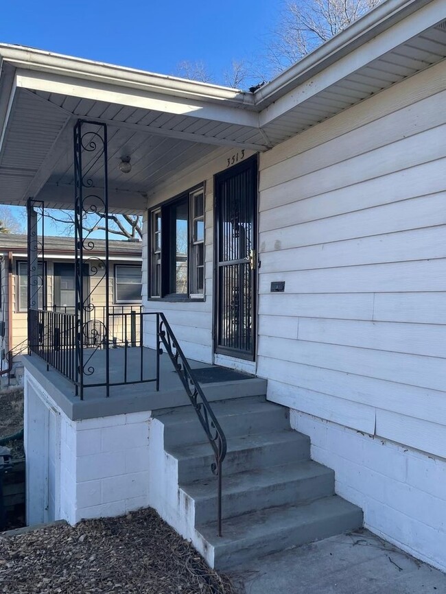 Building Photo - COMING SOON! 3 Bedrooms 1 Bathroom Home wi...