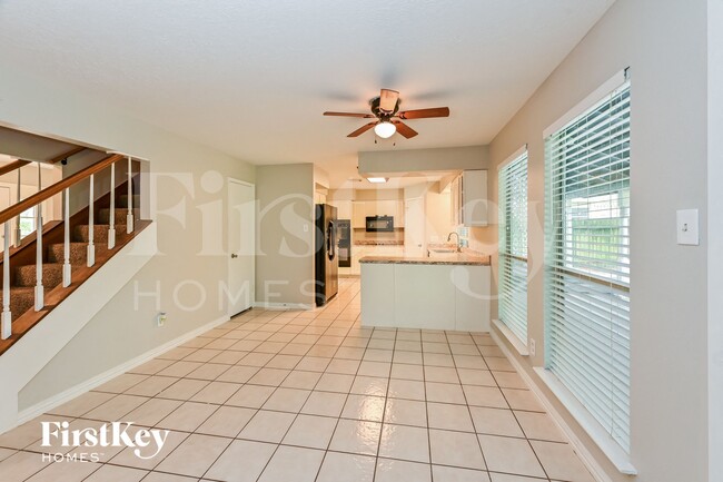 Foto del edificio - 3711 Clear Falls Dr