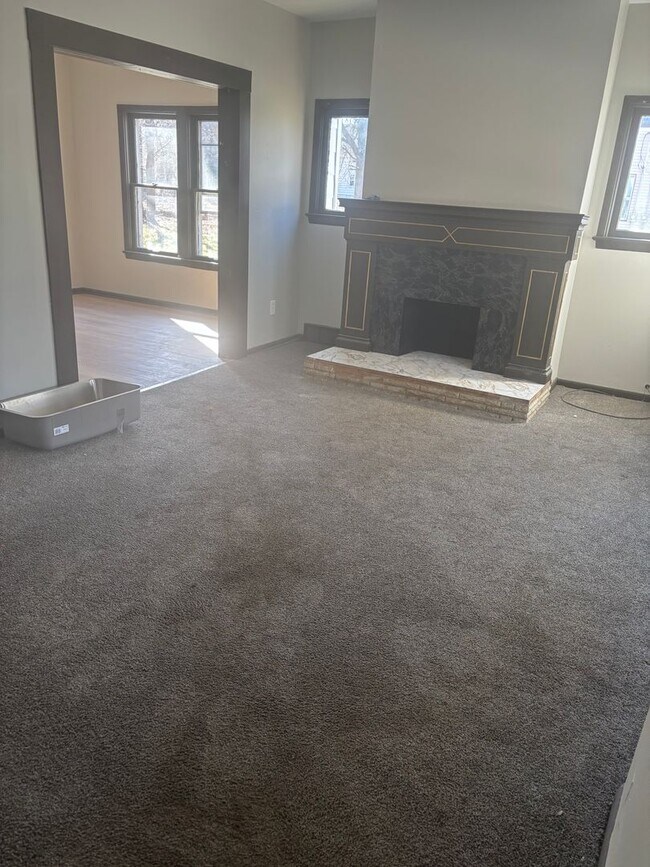 Foto del edificio - 2935 E 112th St
