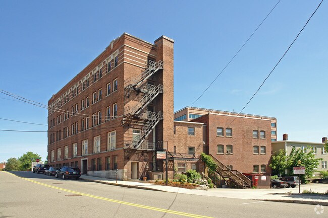 Building Photo - Temple Street Hotel