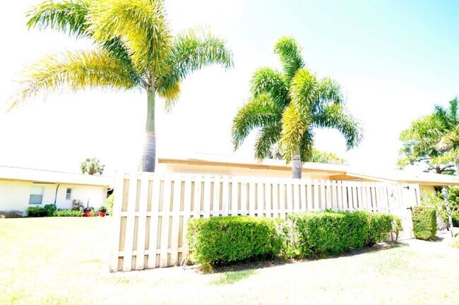 Foto del edificio - 1325 Arapaho St