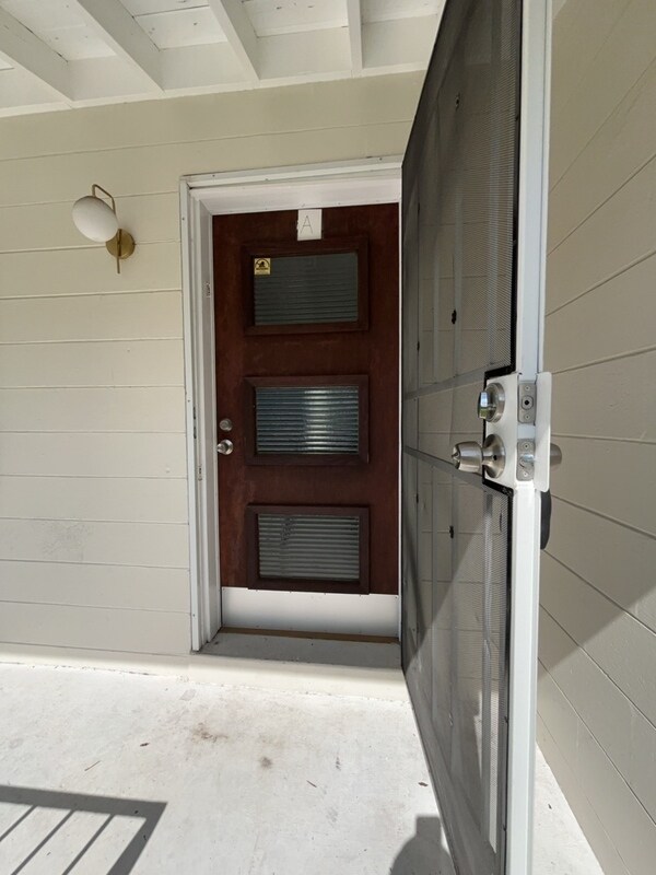 Building Photo - 562 Hartley Pl
