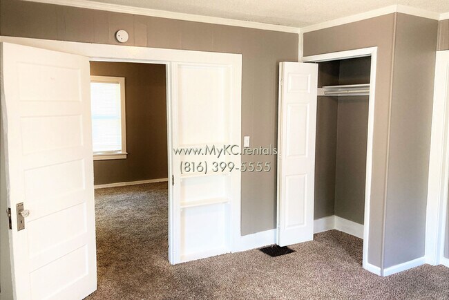 Building Photo - Perfectly Proportioned Bungalow