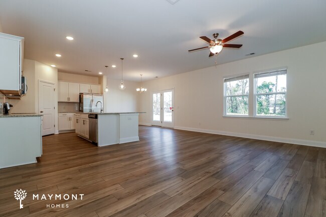 Building Photo - Modern 4 Bedroom