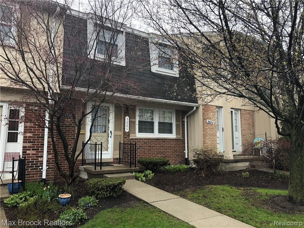 Primary Photo - 5086 Buckingham Pl Dr