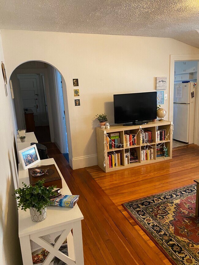 148 Taber Ave Unit 4, Providence, RI 02906 Apartments in Providence