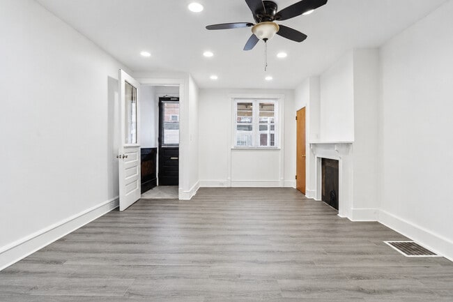 Building Photo - 45 N Lindenwood St