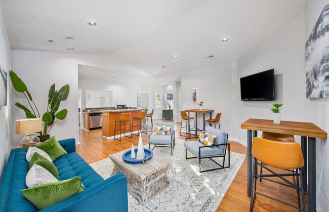 Building Photo - MAA Trinity