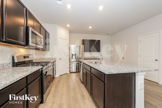 Foto del edificio - 4303 Maxwell Rd